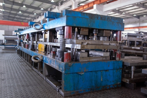 Progressive die warehouse